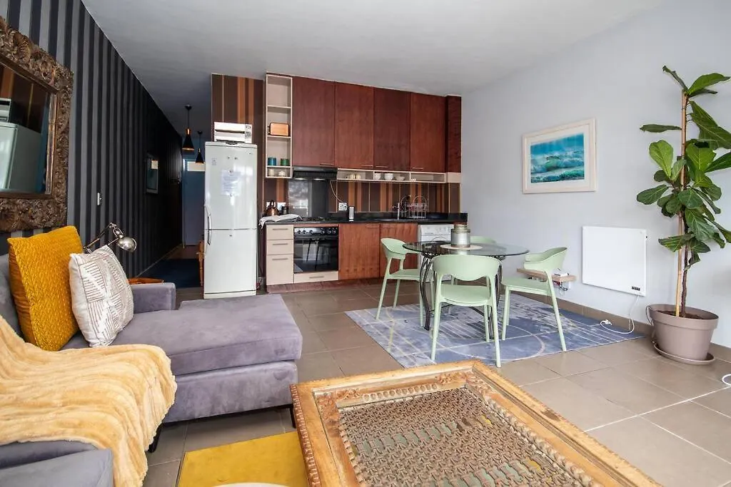 Stylish Flat In Flamboyant Area- No Loadshedding Canterbury Κέιπ Τάουν