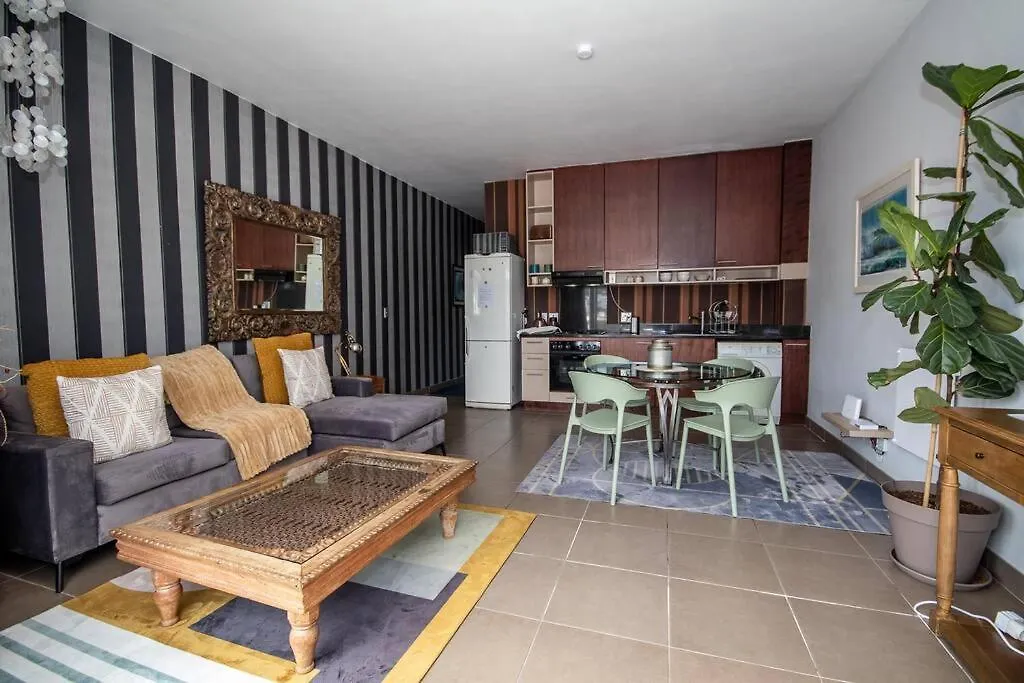 Stylish Flat In Flamboyant Area- No Loadshedding Canterbury Cape Town 0*,  South Africa