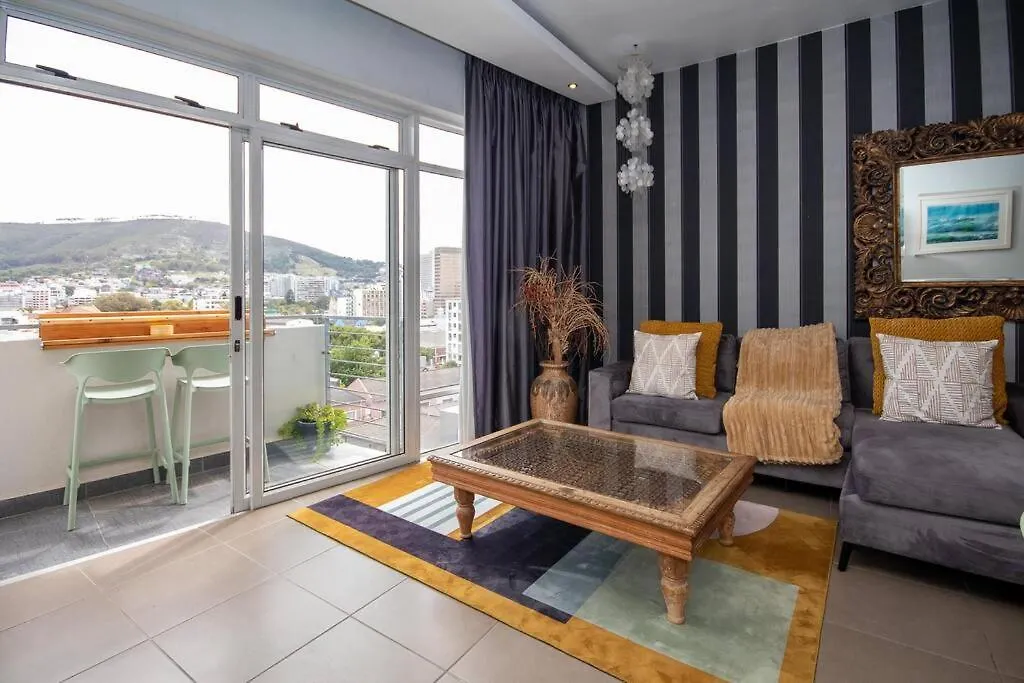 Stylish Flat In Flamboyant Area- No Loadshedding Canterbury Cape Town