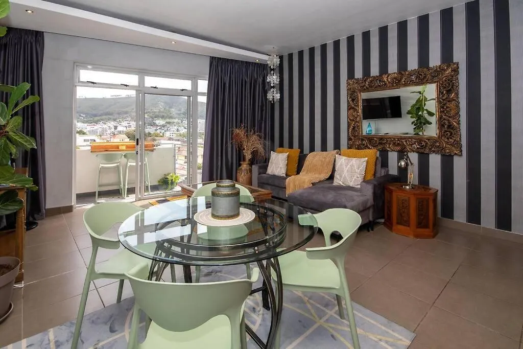 Apartment Stylish Flat In Flamboyant Area- No Loadshedding Canterbury Cape Town