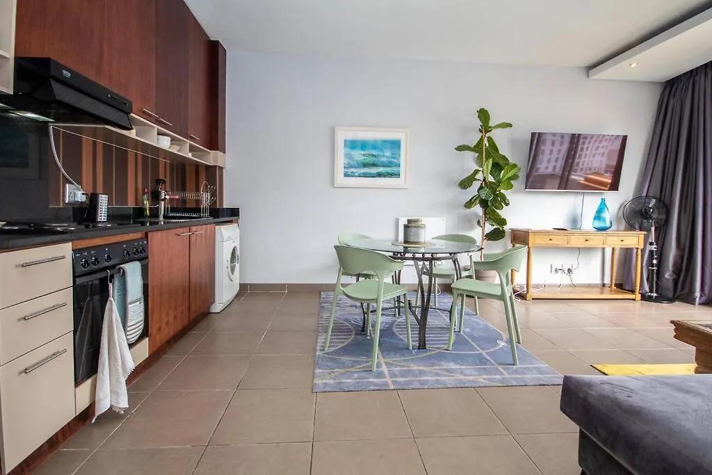 Stylish Flat In Flamboyant Area- No Loadshedding Canterbury Cape Town Apartment