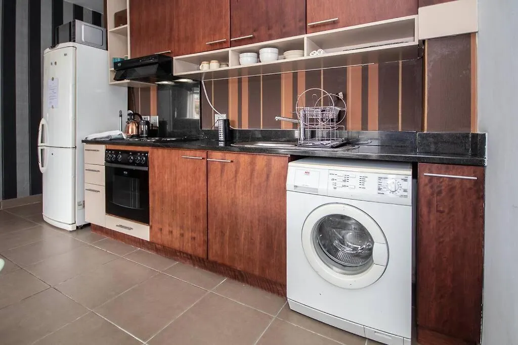 Stylish Flat In Flamboyant Area- No Loadshedding Canterbury Cape Town